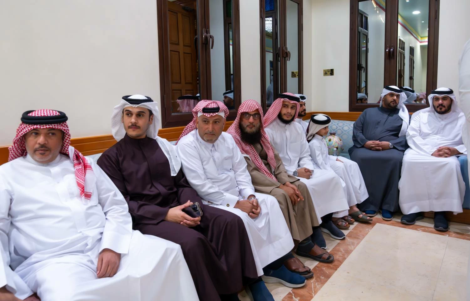 ولي العهد رئيس الوزراء يزور عدد من المجالس الرمضانية