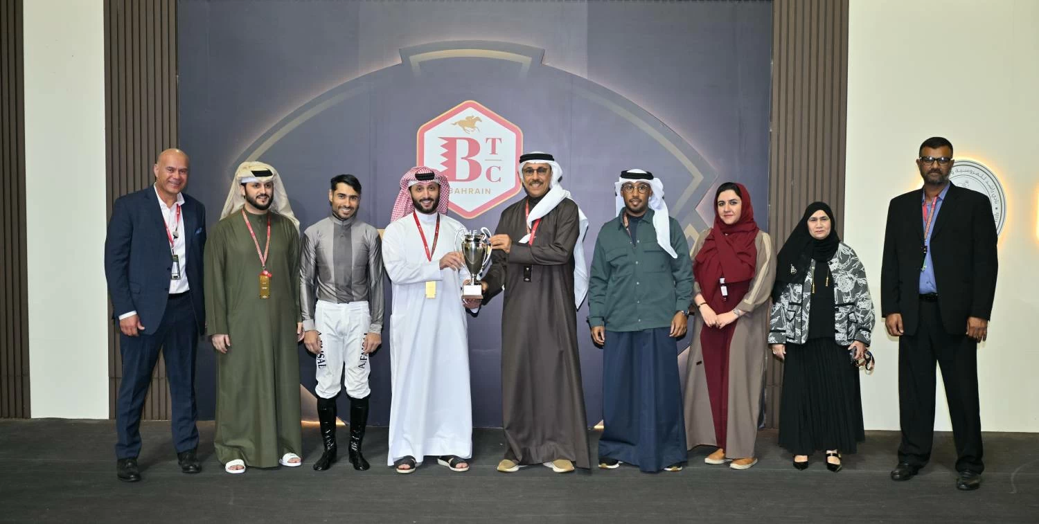 عيسى بن سلمان يشهد السباق الـ21 للخيل ضمن موسم السباقات 2025/2026