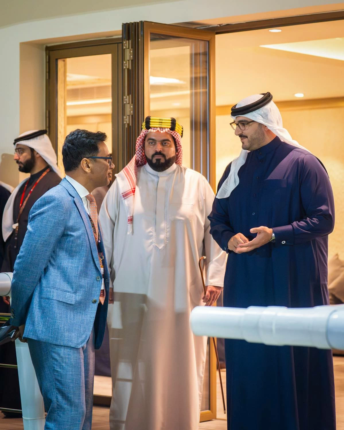 عيسى بن سلمان يشهد السباق الـ21 للخيل ضمن موسم السباقات 2025/2026