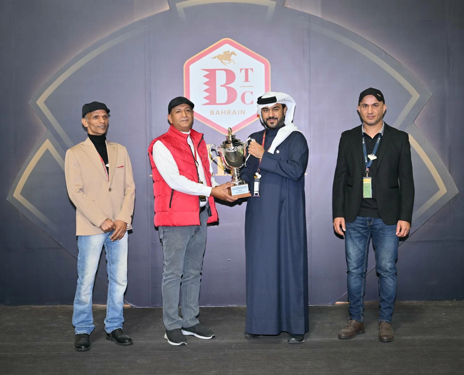 عيسى بن سلمان يشهد السباق الـ21 للخيل ضمن موسم السباقات 2025/2026