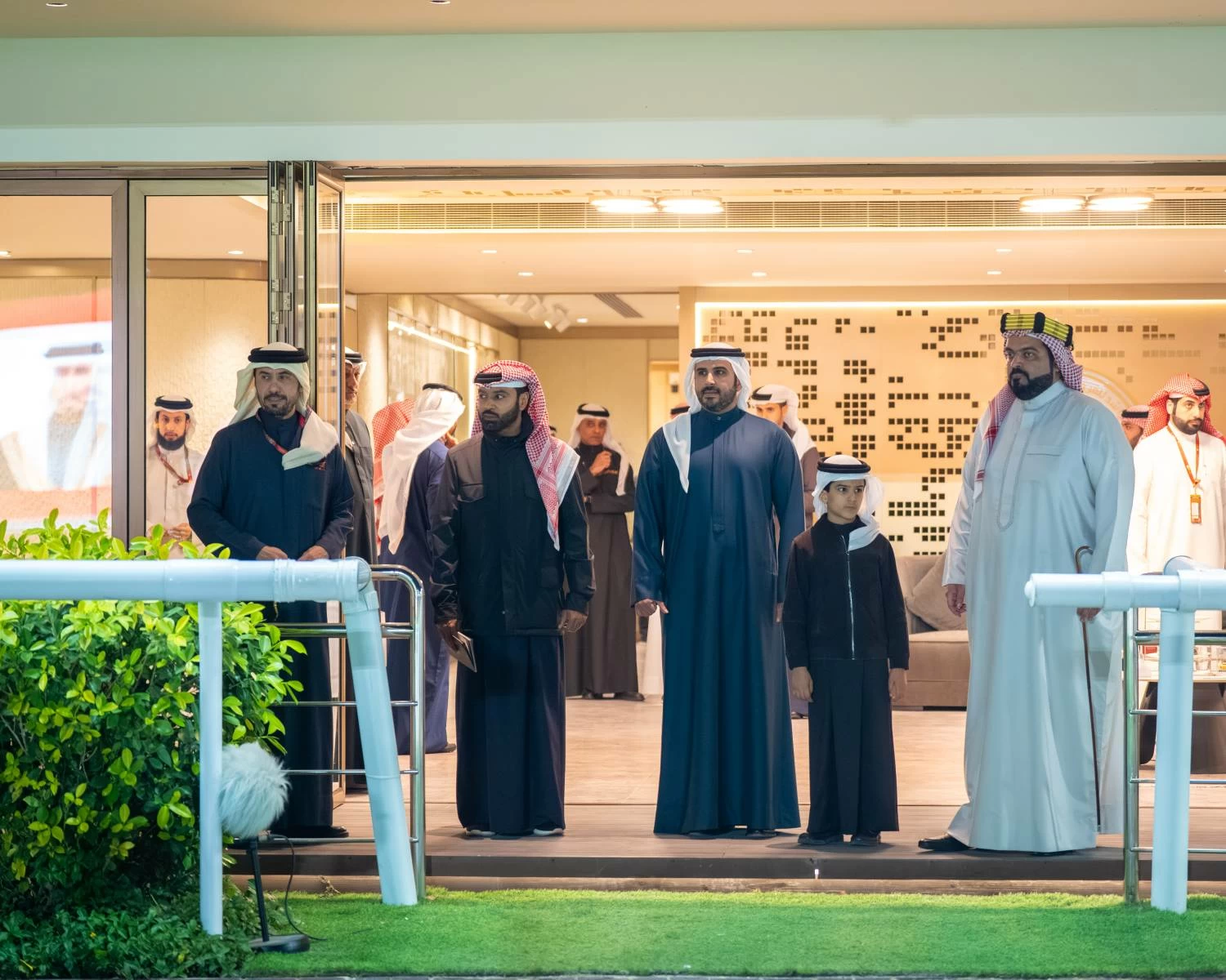 عيسى بن سلمان يشهد السباق الـ21 للخيل ضمن موسم السباقات 2025/2026