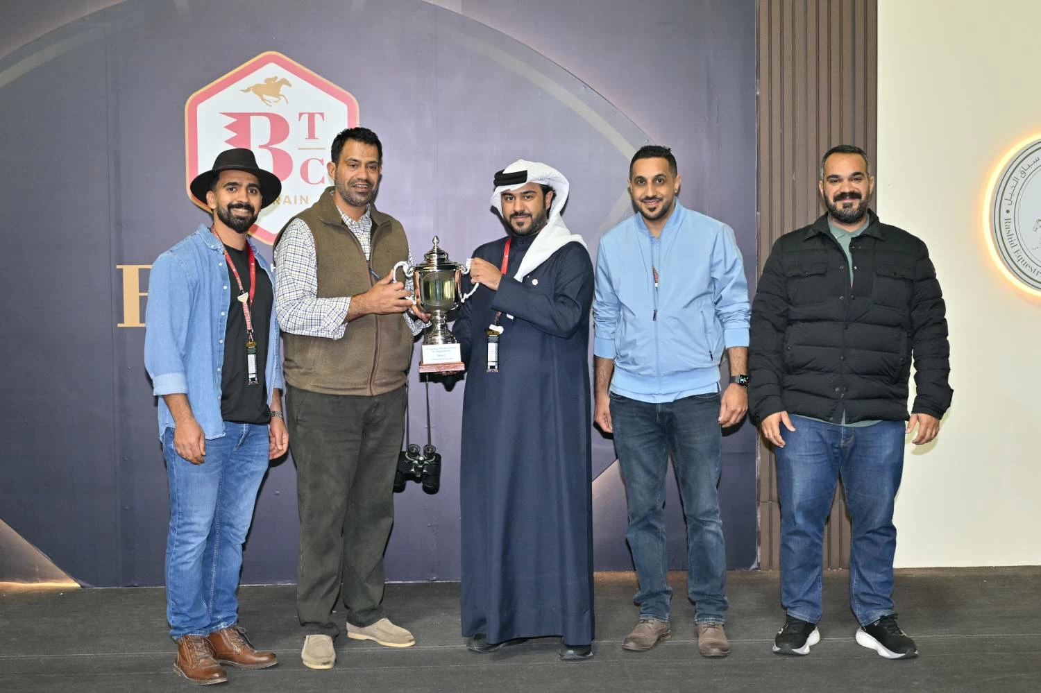 عيسى بن سلمان يشهد السباق الـ21 للخيل ضمن موسم السباقات 2025/2026