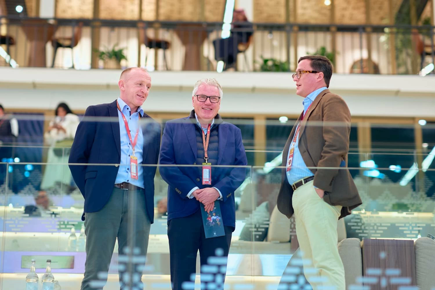 عيسى بن سلمان يشهد السباق الـ21 للخيل ضمن موسم السباقات 2025/2026