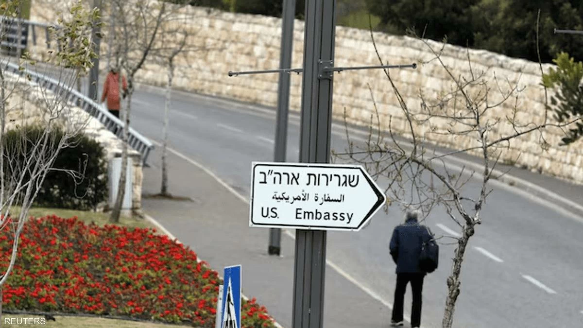 السفارة الأميركية تحث موظفيها وأسرهم على مغادرة إسرائيل
