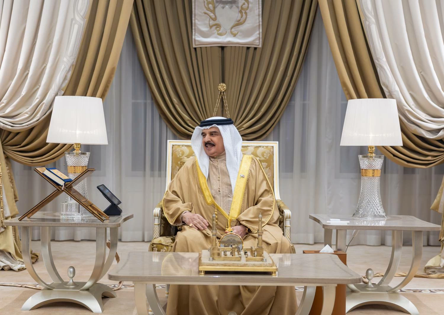 الملك يستقبل عددا من كبار أفراد العائلة المالكة بمناسبة شهر رمضان