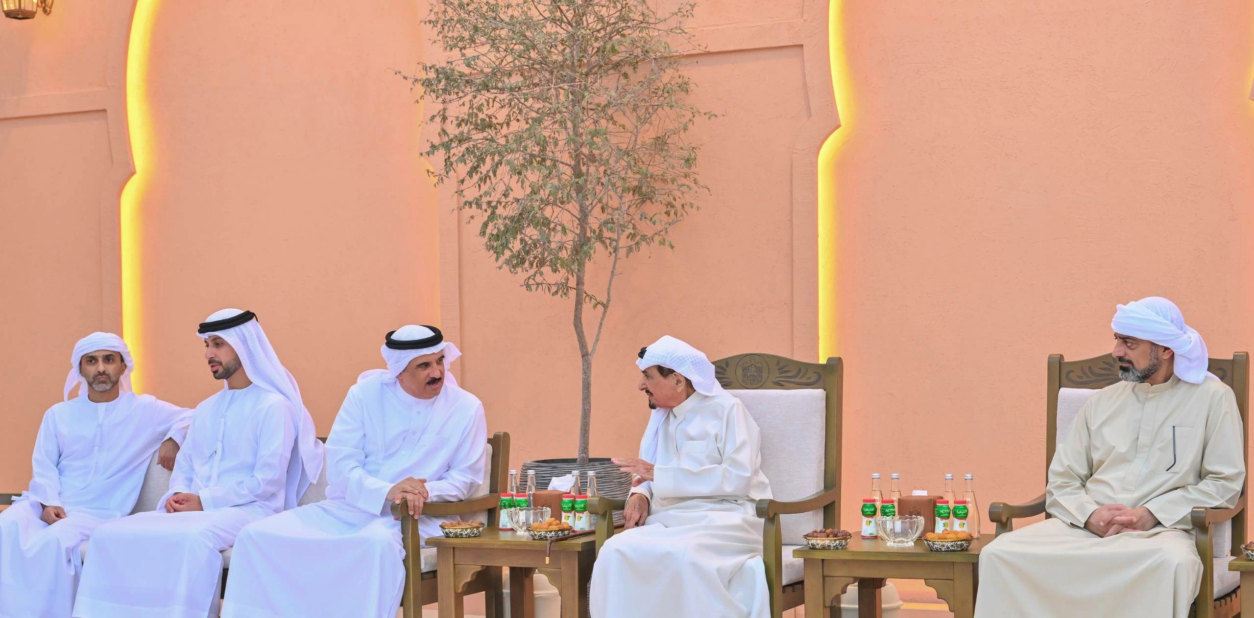 حاكم عجمان يستقبل سفير البحرين لدى الإمارات ويؤكد على العلاقات الأخوية بين البلدين