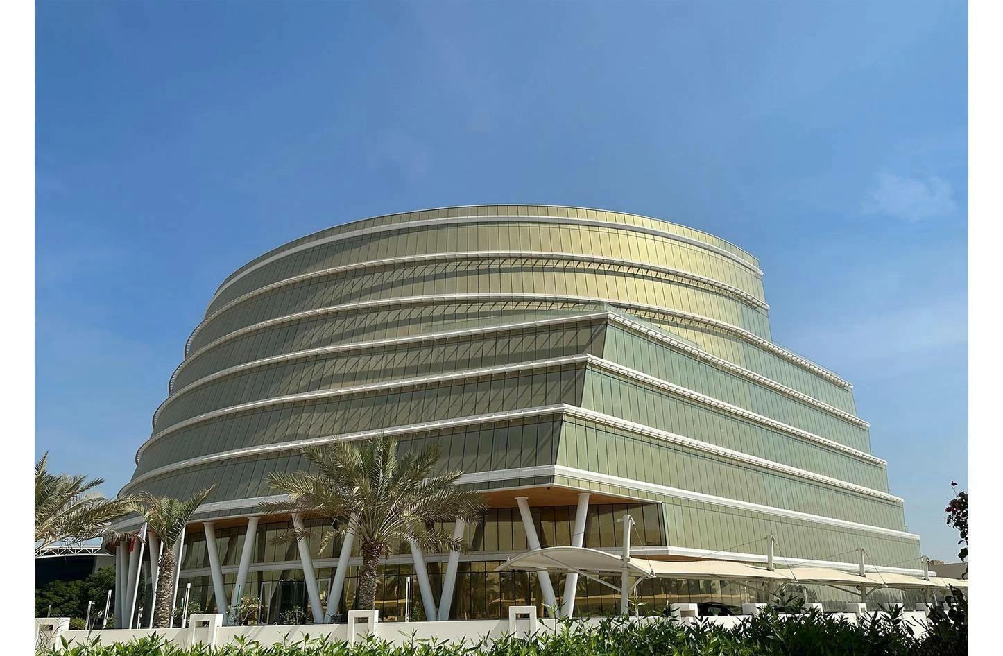 قرار وزاري لتسجيل السفن الصغيرة وتحديد مبالغ رسوم المعاينة