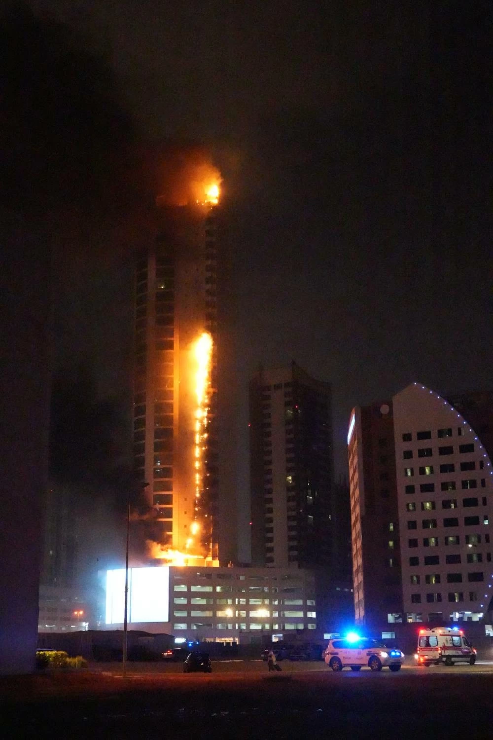 اعتداء غاشم على أحد الأبراج السكنية في ضاحية السيف