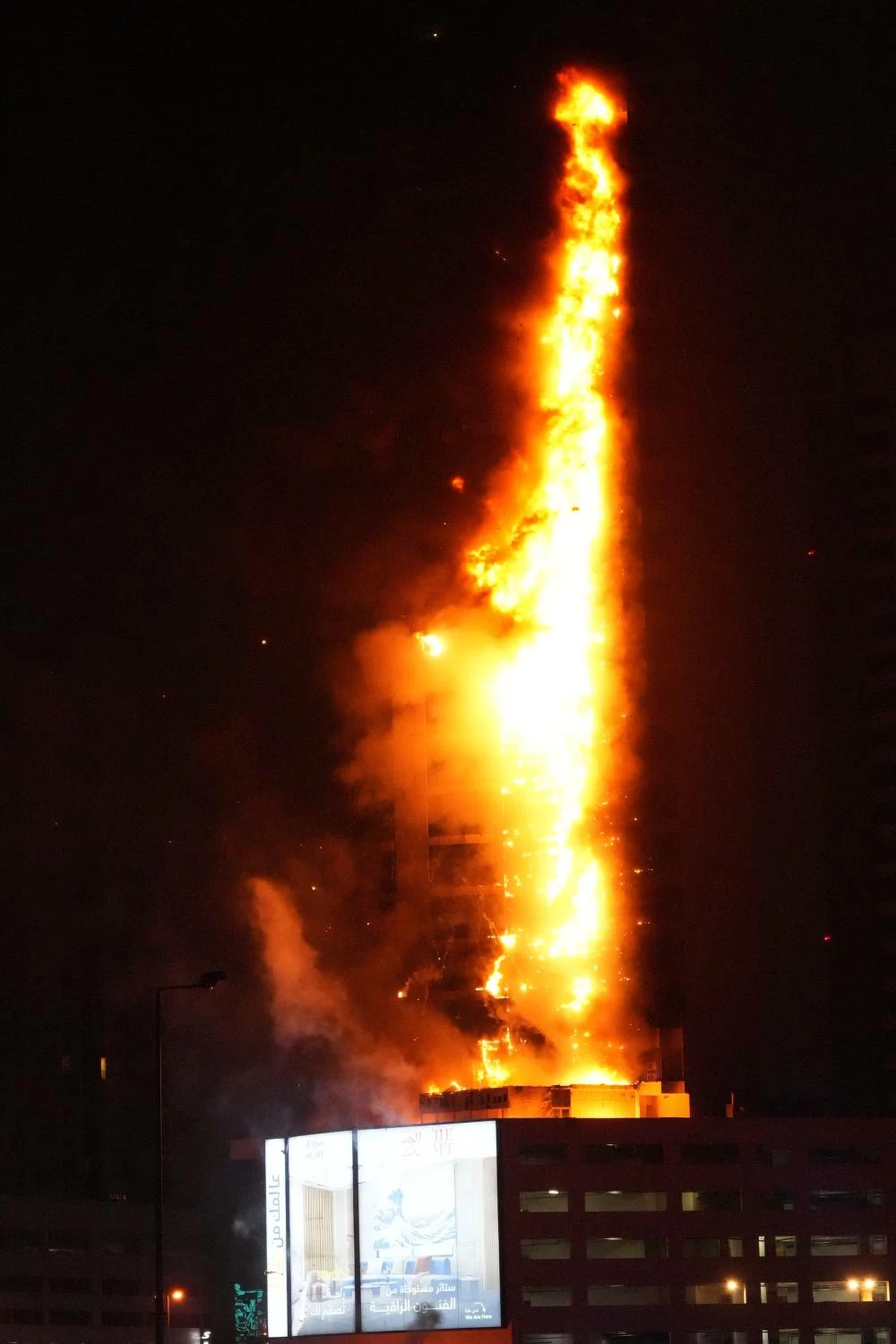 اعتداء غاشم على أحد الأبراج السكنية في ضاحية السيف