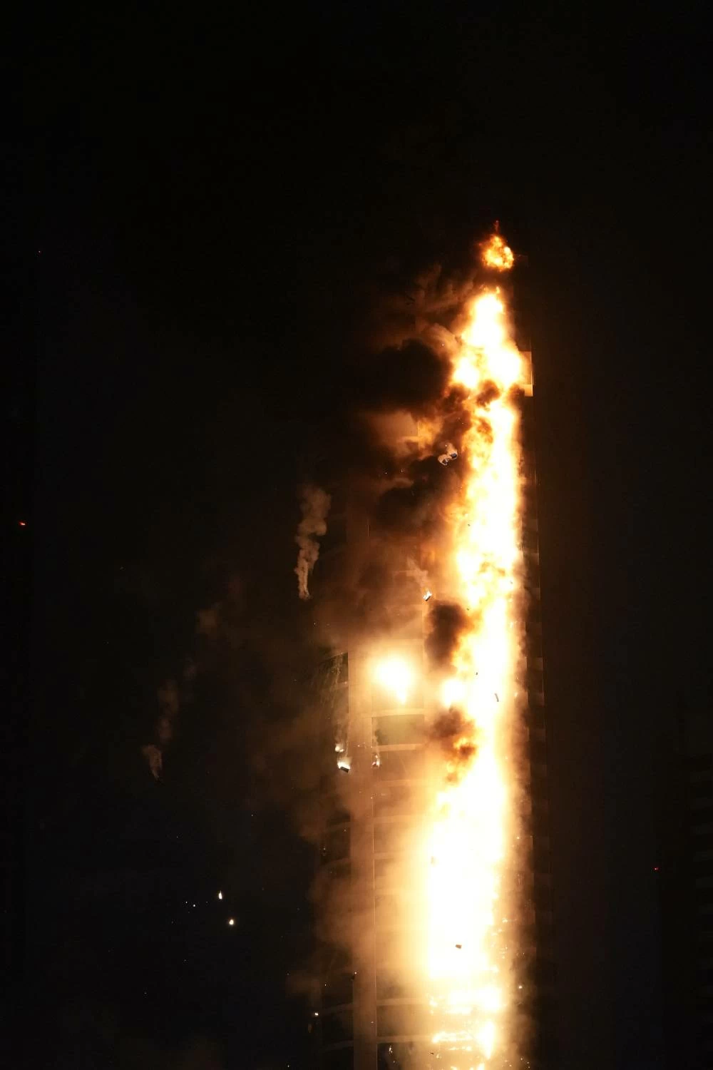 اعتداء غاشم على أحد الأبراج السكنية في ضاحية السيف