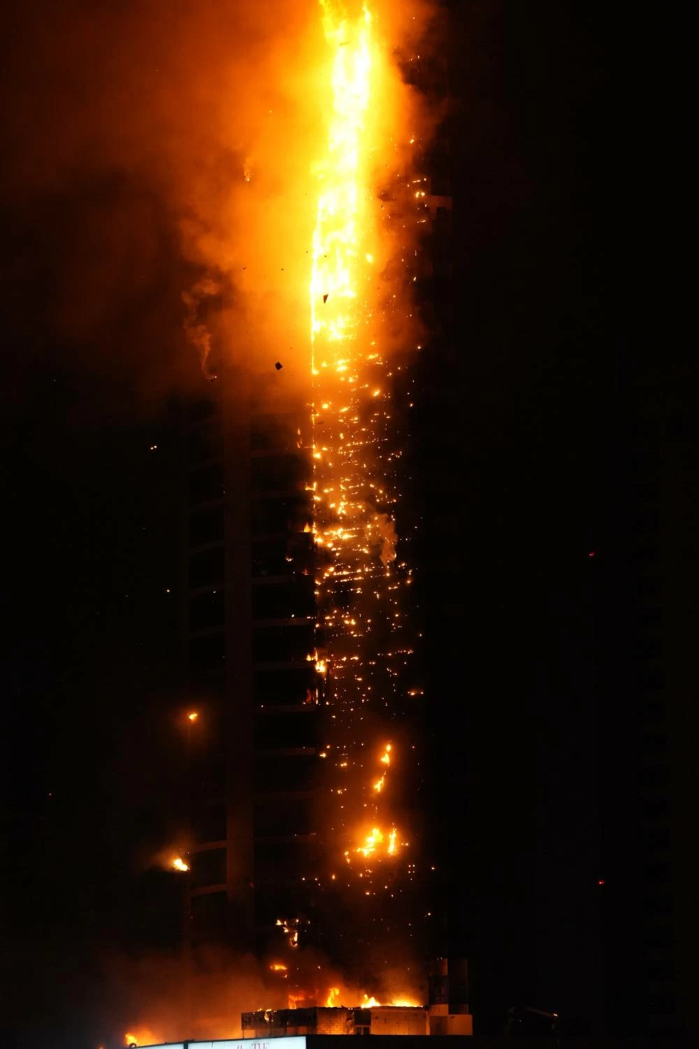 اعتداء غاشم على أحد الأبراج السكنية في ضاحية السيف