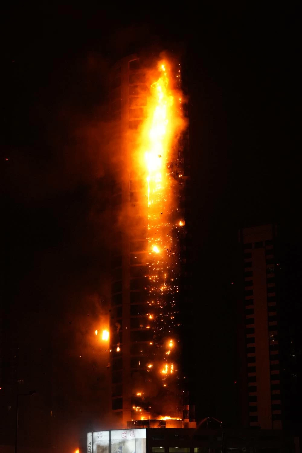 اعتداء غاشم على أحد الأبراج السكنية في ضاحية السيف