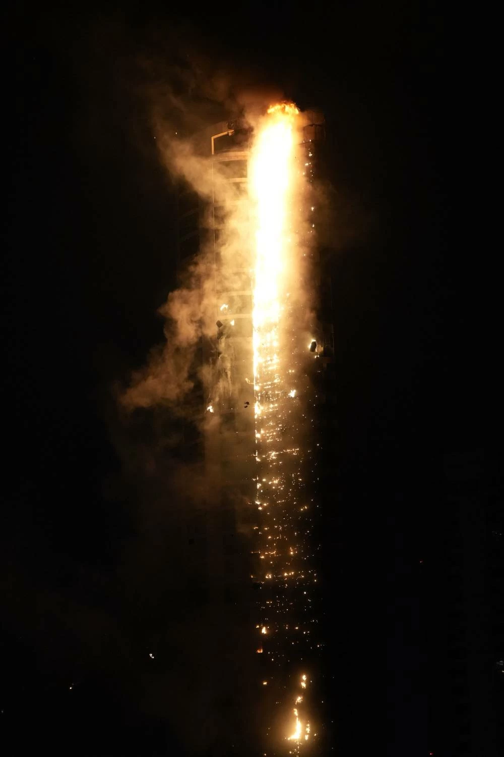 اعتداء غاشم على أحد الأبراج السكنية في ضاحية السيف