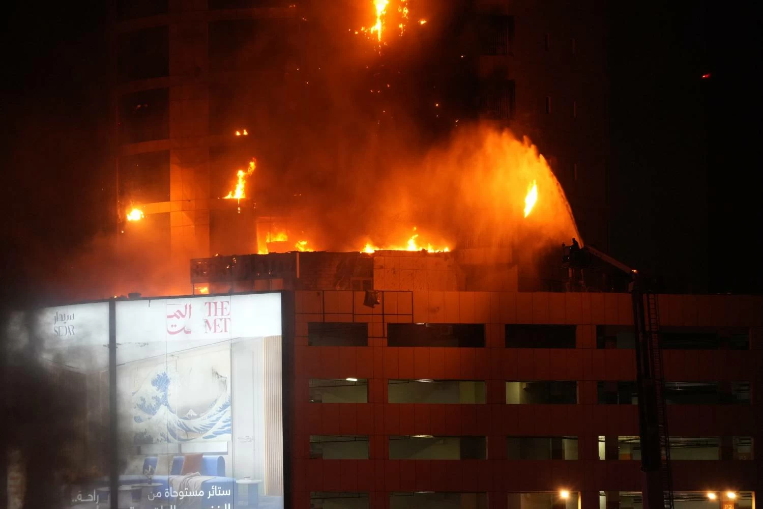 اعتداء غاشم على أحد الأبراج السكنية في ضاحية السيف