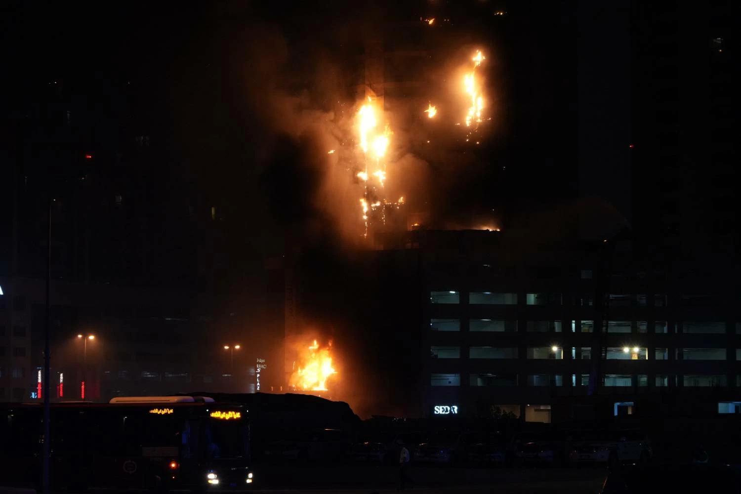 اعتداء غاشم على أحد الأبراج السكنية في ضاحية السيف