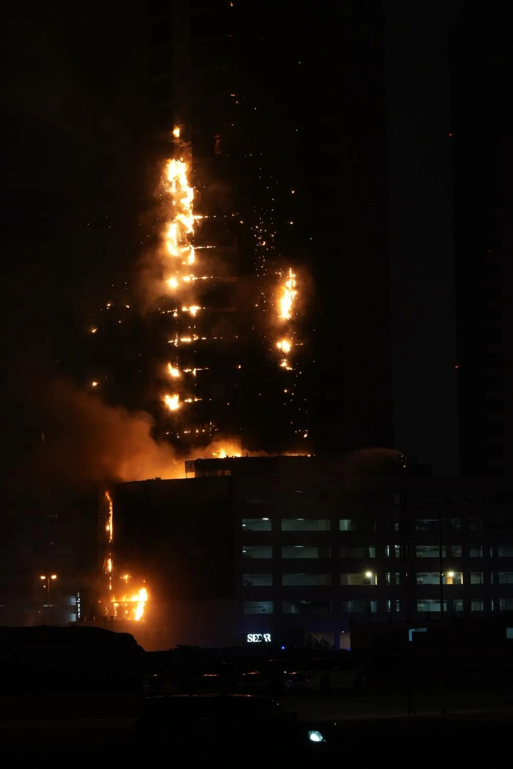 اعتداء غاشم على أحد الأبراج السكنية في ضاحية السيف