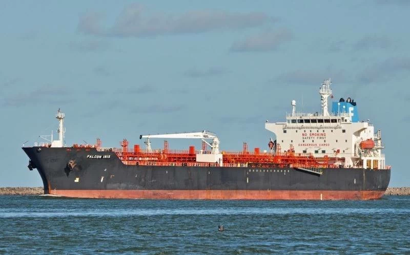 "الأمن البحري العماني": استهداف ناقلة نفط ترفع علم بالاو على بعد حوالي خمسة أميال بحرية من مسندم