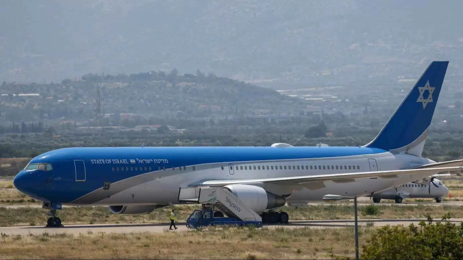 لأسباب أمنية.. إسرائيل تنقل &laquo;جناح صهيون&raquo; إلى مطار برلين