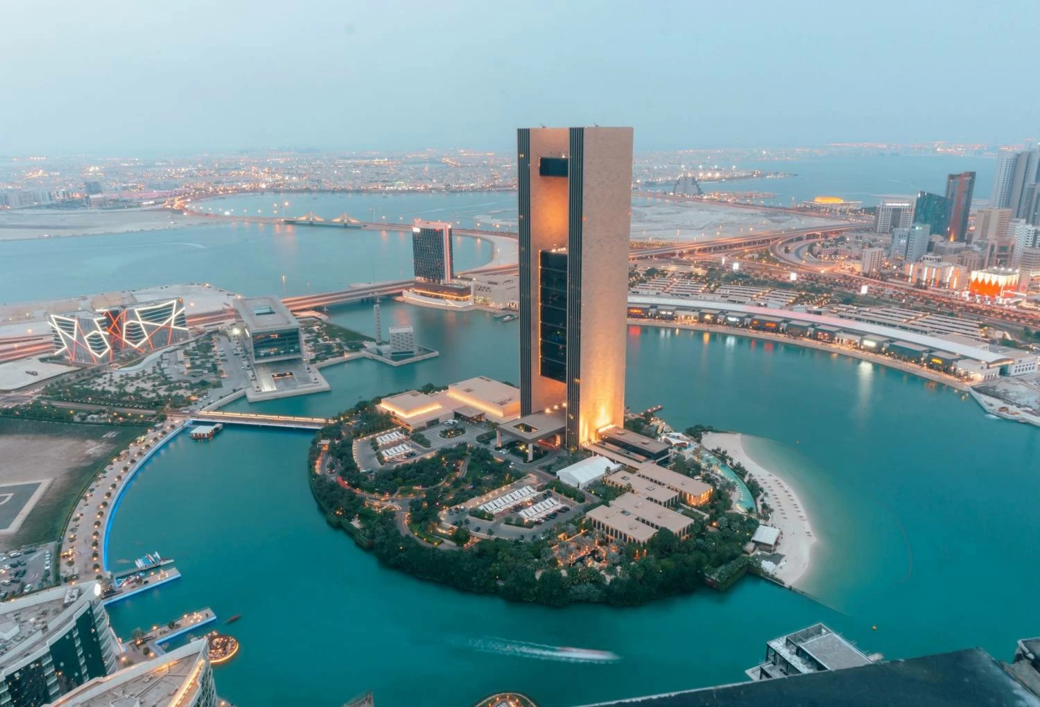 بنوك ترفع حدّ السحب اليومي حتى 3 آلاف دينار للصراف و6 آلاف بنقاط البيع