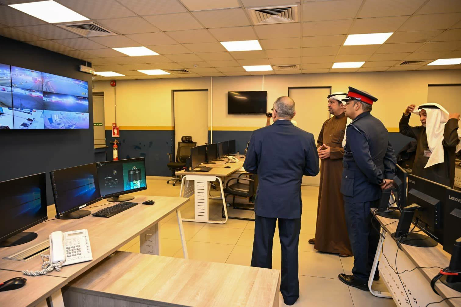 رئيس الجمارك يتفقد المنافذ الجمركية للاطمئنان على سلاسة إمداد المواد الأساسية والمستلزمات الطبية