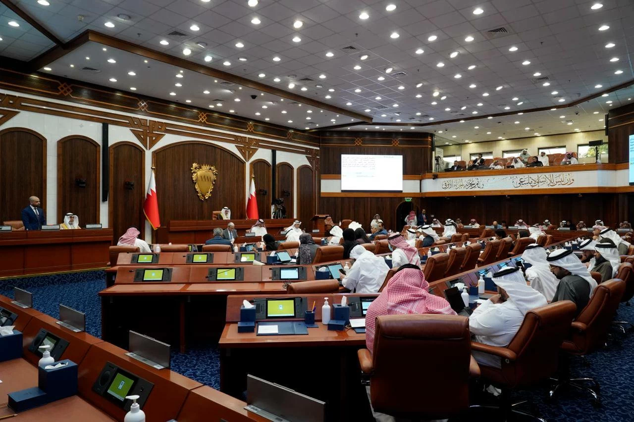 رئيس النواب : ندين الهجمات الإيرانية العدائية ونؤكد تأييدنا الكامل لكافة الإجراءات التي تتخذها البحرين لحماية أمنها وسيادتها