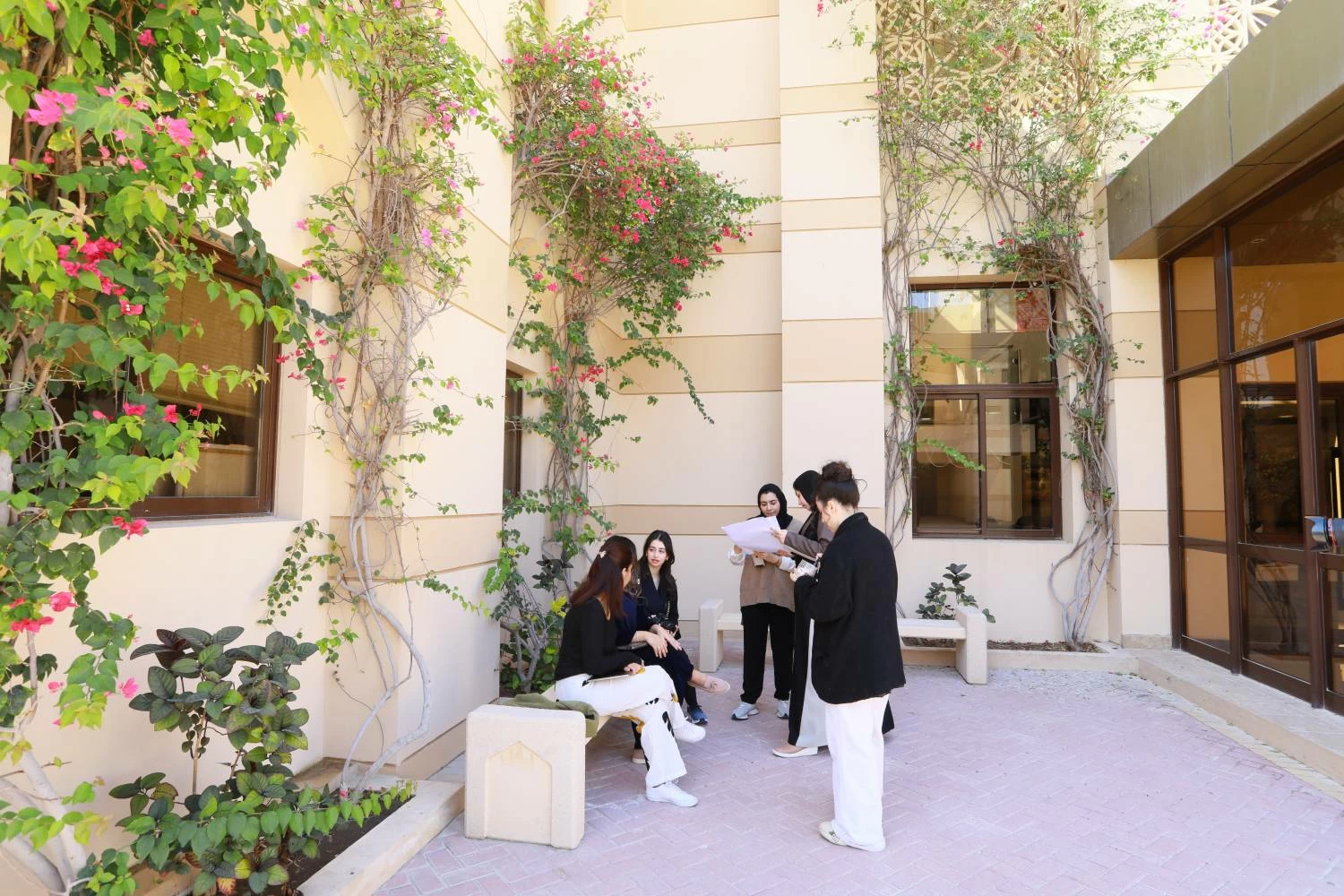 الجامعة الملكية للبنات تفتح سكنها الجامعي دعماً للطالبات والكوادر النسائية في كافة المؤسسات