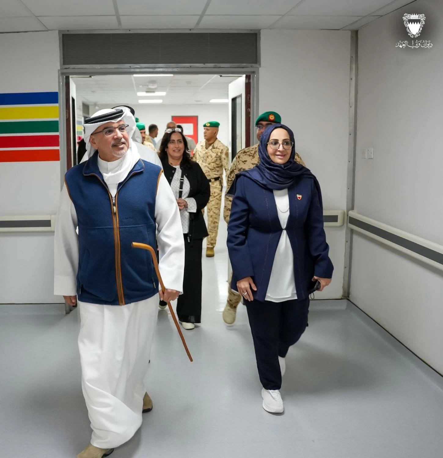 ولي العهد رئيس مجلس الوزراء يطمئن على المصابين في مجمع السلمانية الطبي