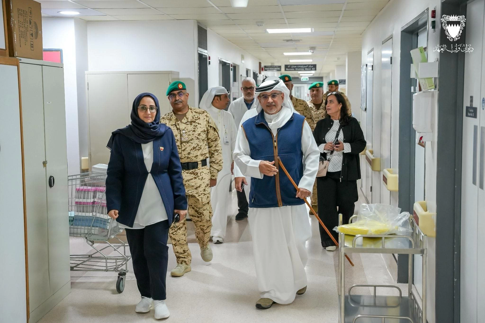 ولي العهد رئيس مجلس الوزراء يطمئن على المصابين في مجمع السلمانية الطبي