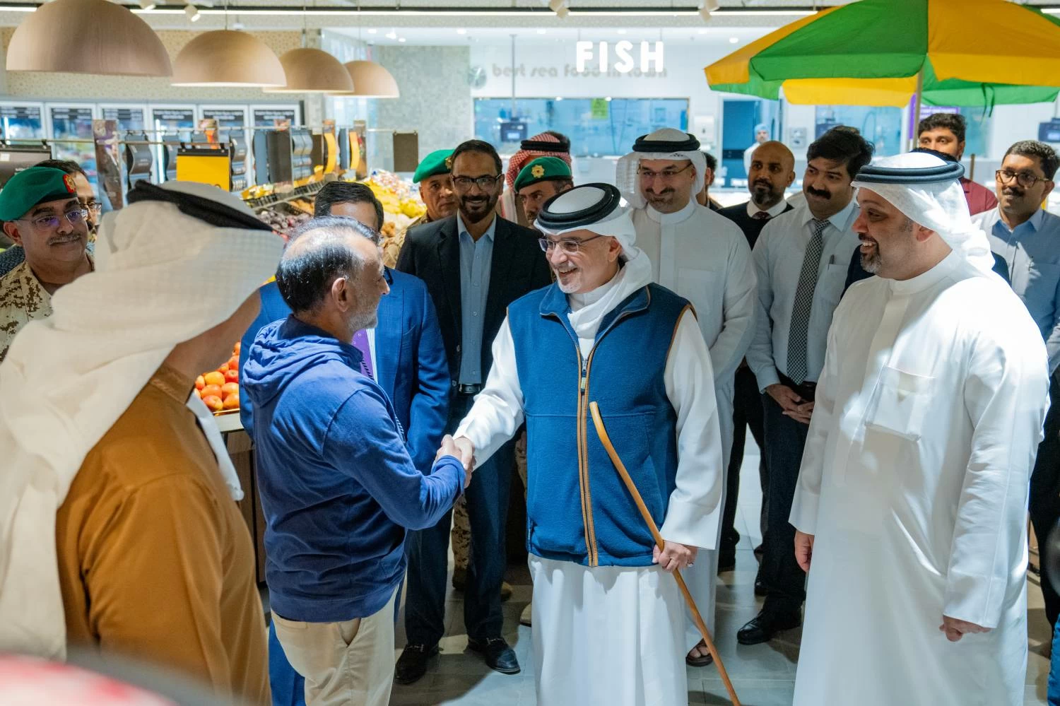 ولي العهد رئيس الوزراء يقوم بزياراتٍ ميدانية للأسواق التجارية للاطمئنان على توفر السلع