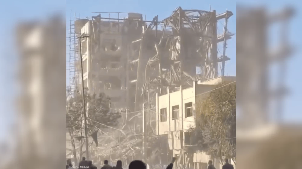 إسرائيل تستهدف مجلس الخبراء المكلّف باختيار المرشد الإيراني