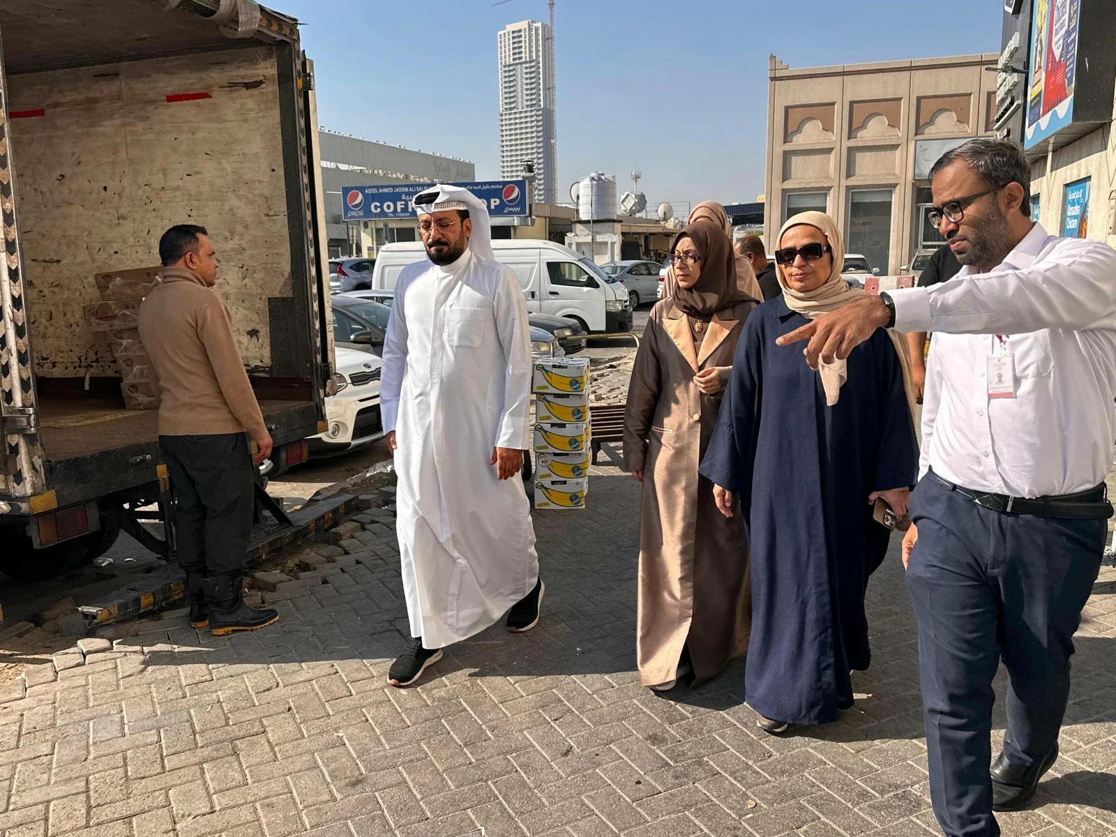 مدير عام أمانة العاصمة في زيارة ميدانية للمنامة المركزي