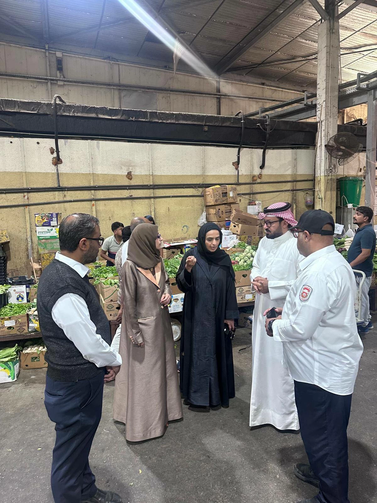 مدير عام أمانة العاصمة في زيارة ميدانية للمنامة المركزي