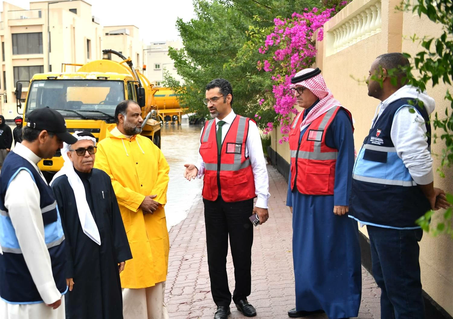 زير شؤون البلديات والزراعة: فرق الطوارئ تواصل أعمالها منذ بدء هطول الأمطار وعلى مدار الساعة في جميع المحافظات