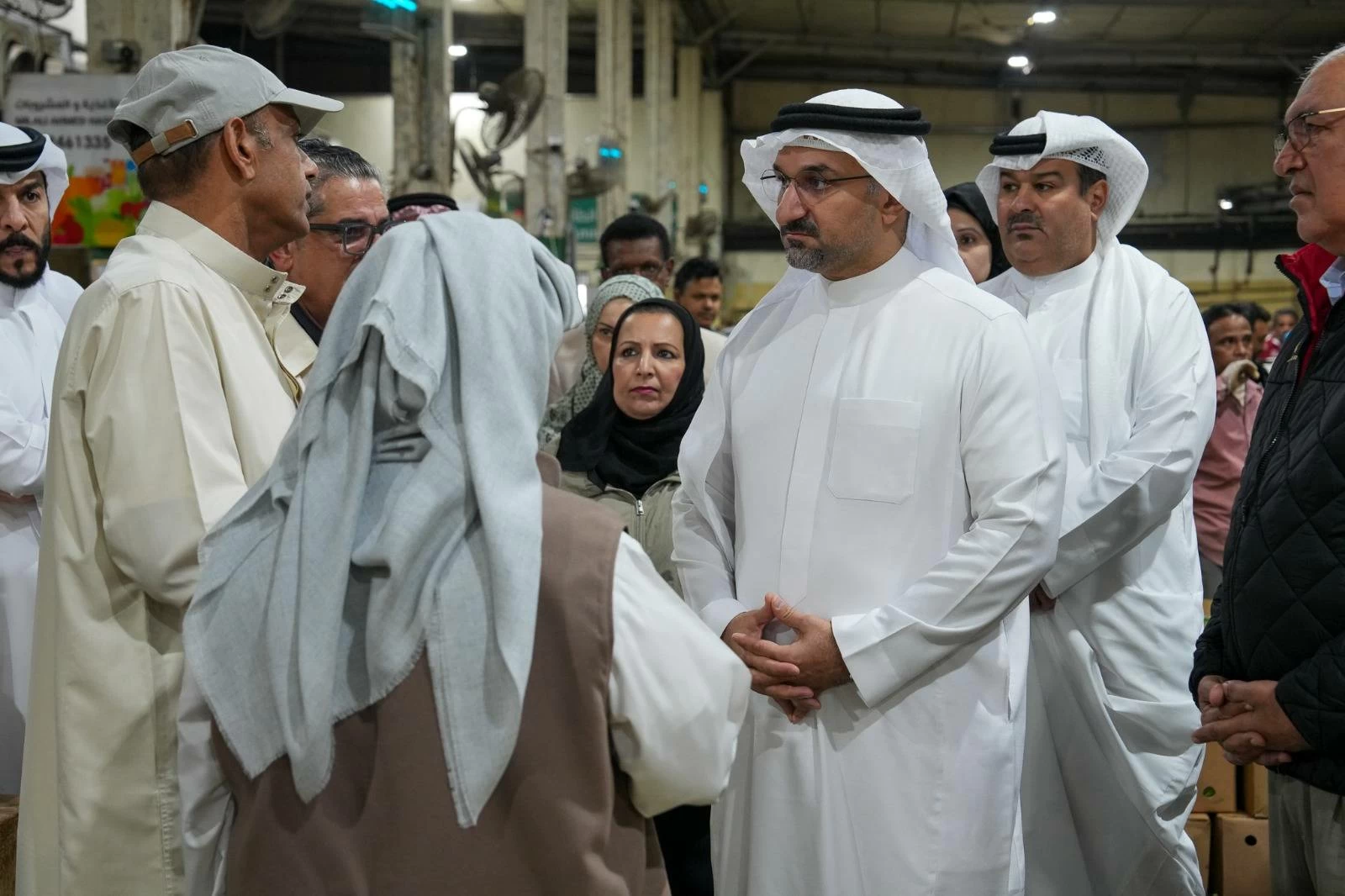 وزير الصناعة : تعزيز التعاون مع القطاع الخاص وتكثيف الرقابة لضمان وفرة السلع