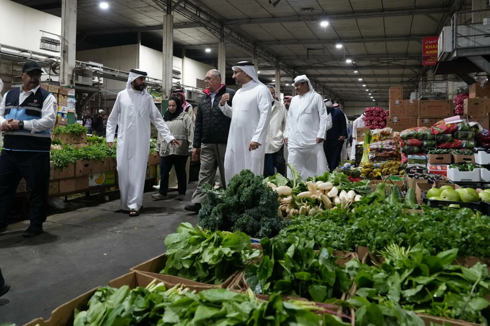 وزير الصناعة : تعزيز التعاون مع القطاع الخاص وتكثيف الرقابة لضمان وفرة السلع
