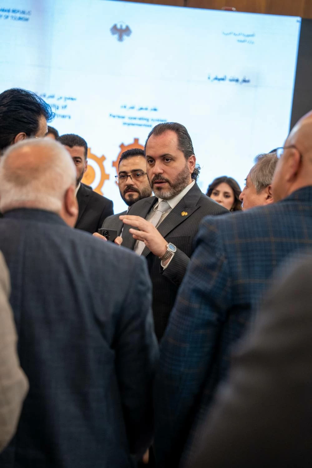 وزارة السياحة تناقش نموذج "الشراكة الاستراتيجية" مع أصحاب المنشآت لتنظيم السوق السياحي وآليات التسعير