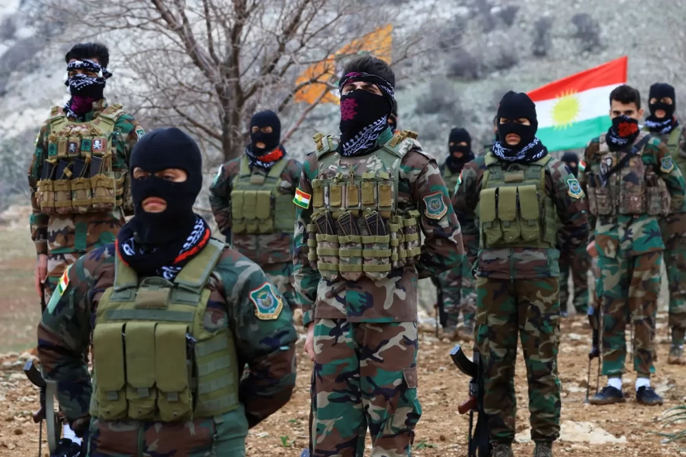 &laquo;وول ستريت جورنال&raquo;: أمريكا وإسرائيل قدمتا دعما سرياً وأسلحة للكرد لمواجهة حكومة إيران