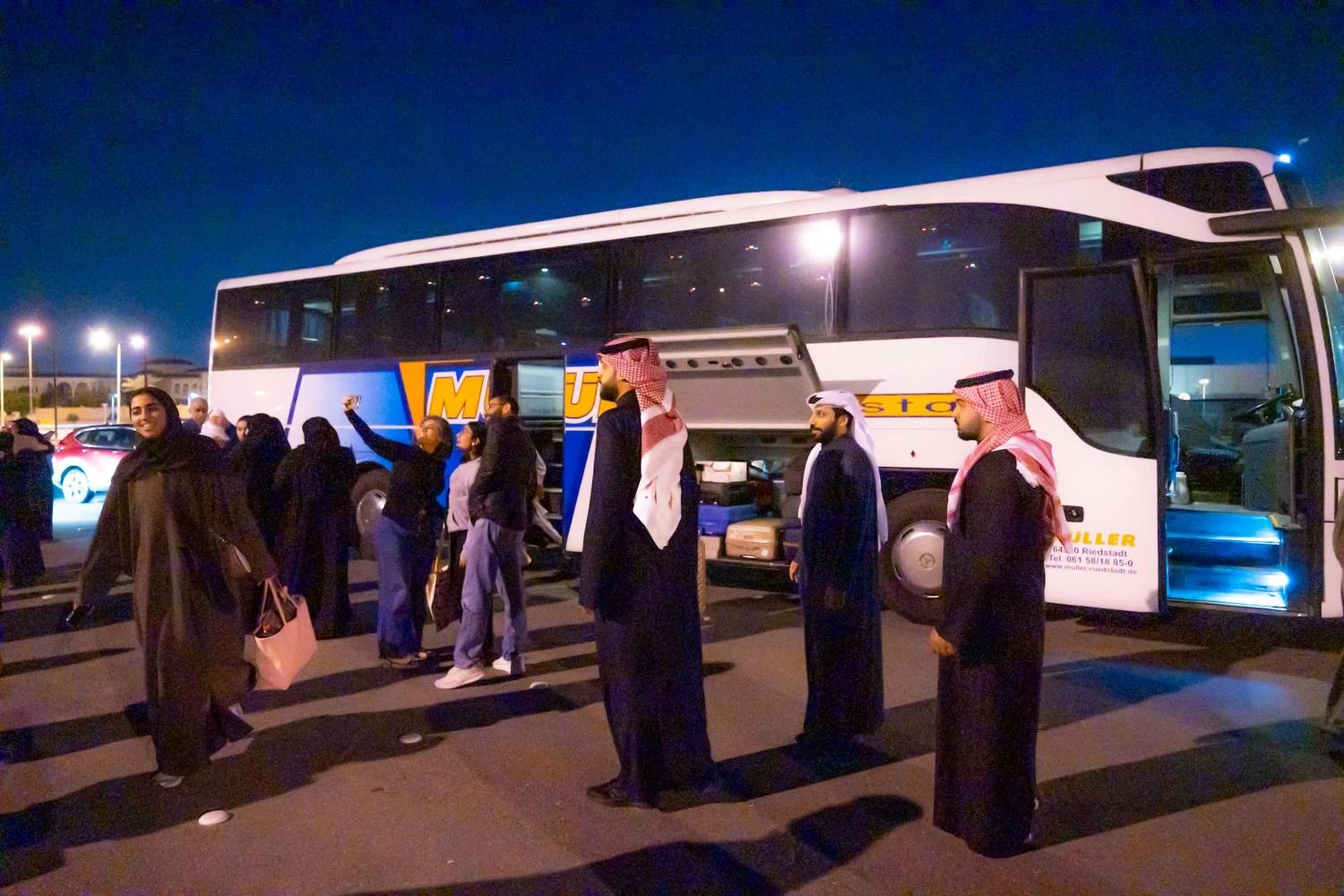 وزارة الخارجية تواصل تسهيل عودة المواطنين البحرينيين في الخارج عبر المنافذ البرية