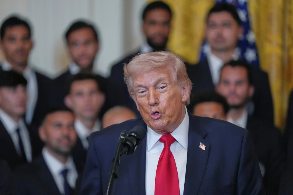 ترامب: أدعو الدبلوماسيين الإيرانيين لطلب اللجوء السياسي وعناصر الأمن لإلقاء السلاح