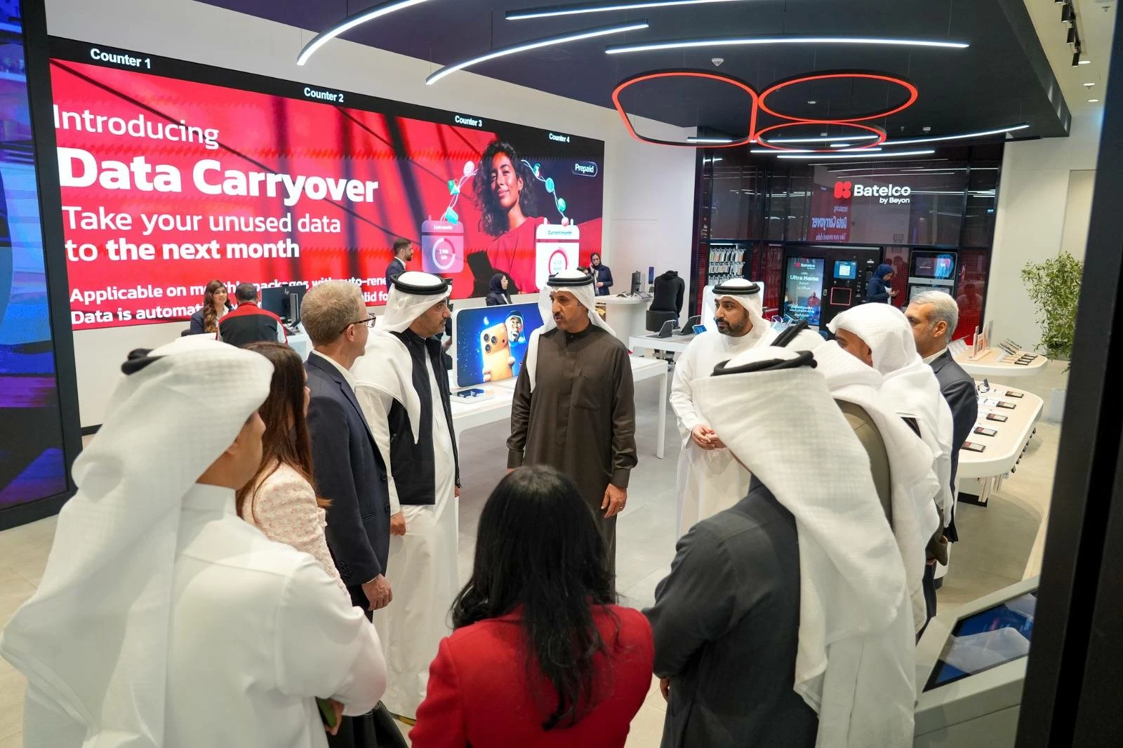 وزير المواصلات يزور عدد من شركات الاتصالات