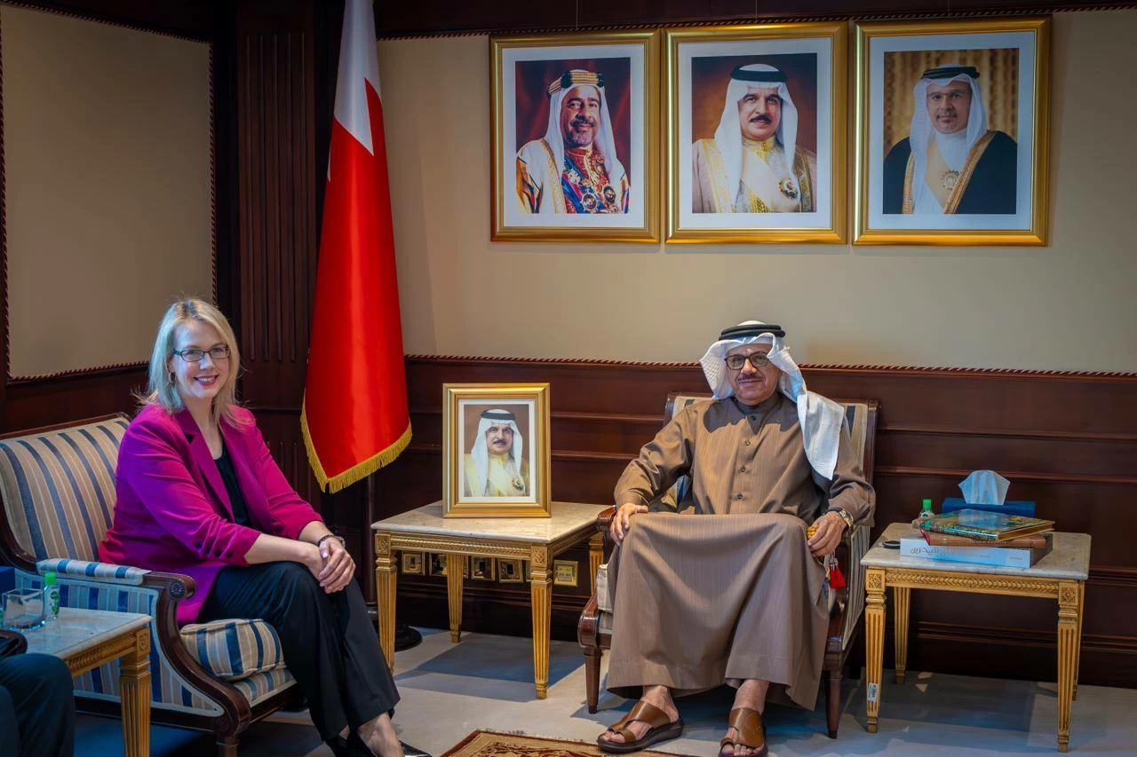 وزير الخارجية يستقبل سفيرة الولايات المتحدة الأمريكية لدى مملكة البحرين