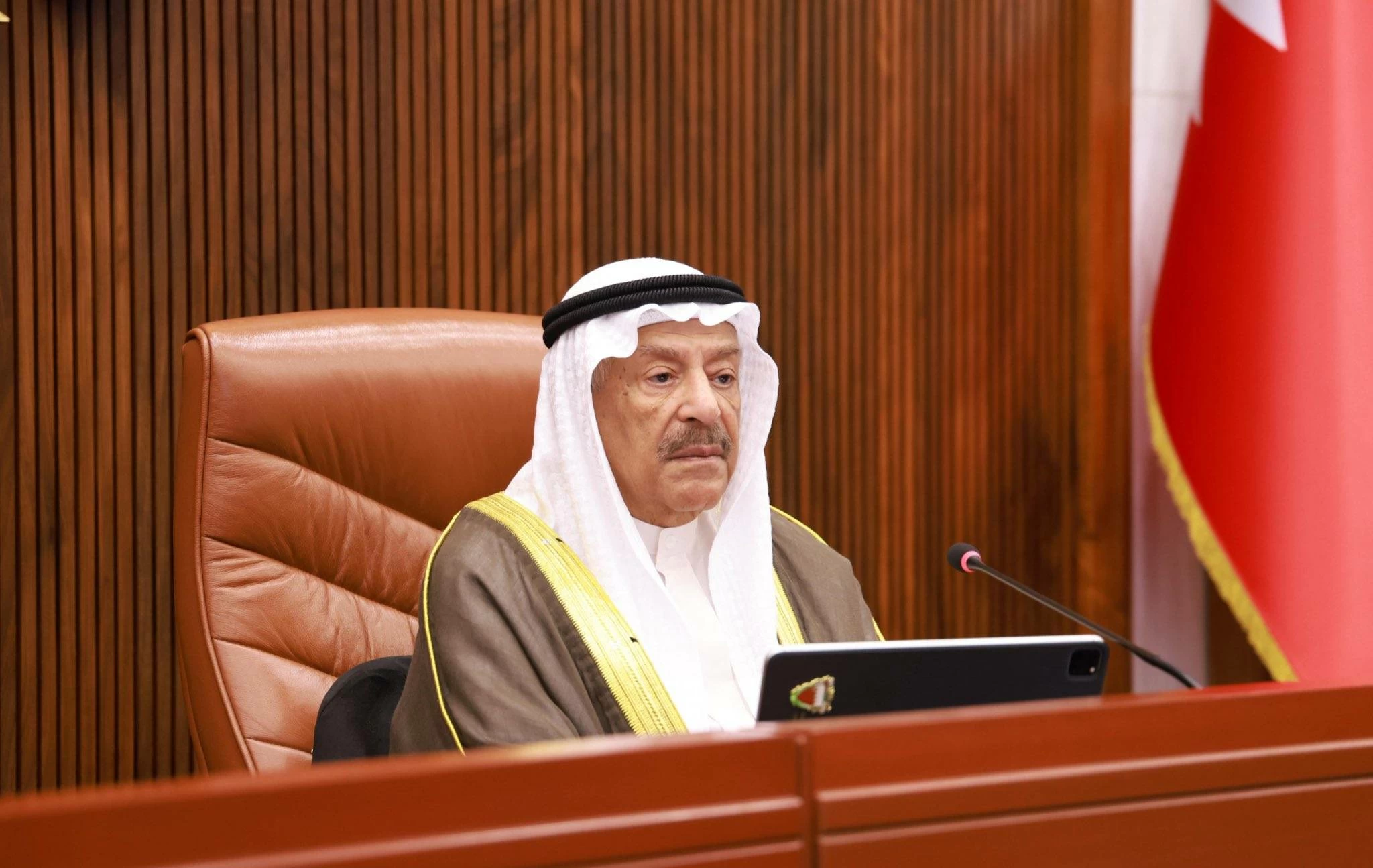 رئيس الشورى: نقف صفاً واحداً خلف قيادة الملك وندعم الإجراءات والتدابير لحماية أمن البحرين