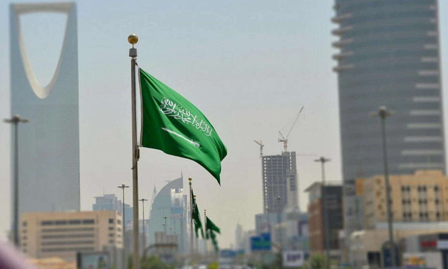 السعودية: استمرار الهجمات الإيرانية يعني مزيداً من التصعيد