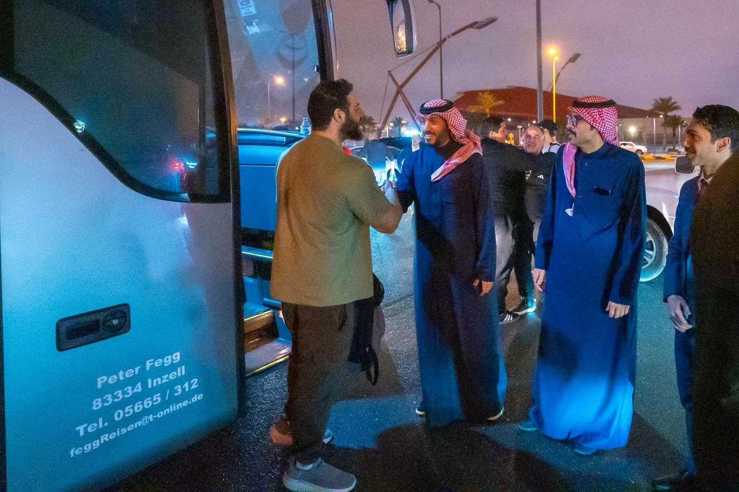 وزارة الخارجية تواصل تكثيف جهودها لتيسير عودة المواطنين البحرينيين المتواجدين في الخارج