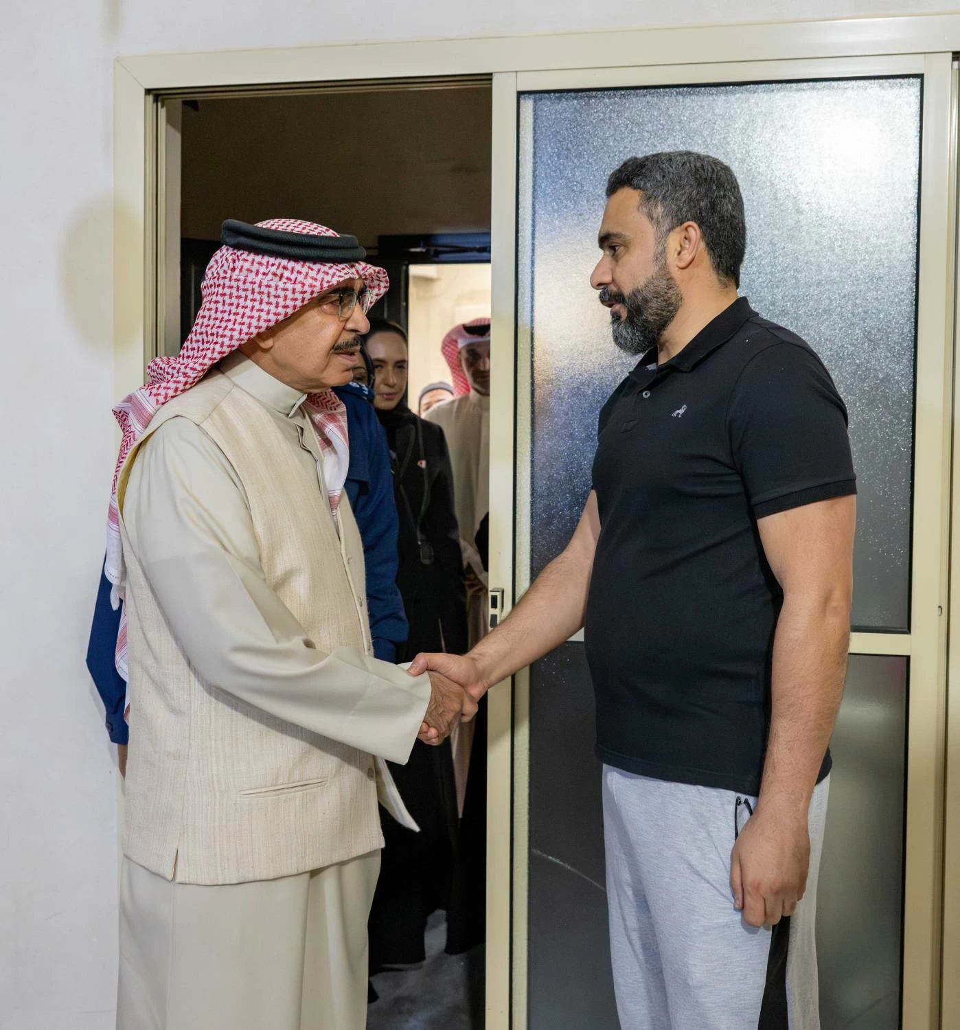 خالد بن عبد الله: ولي العهد رئيس الوزراء يأمر بتكفل الحكومة بمعالجة الأضرار التي لحقت المنازل