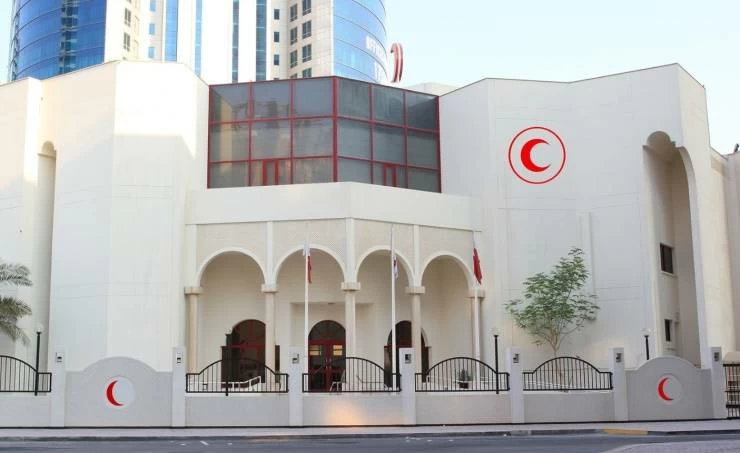 الهلال الأحمر البحريني تبحث خطط الطوارئ وتعزيز الجاهزية المجتمعية