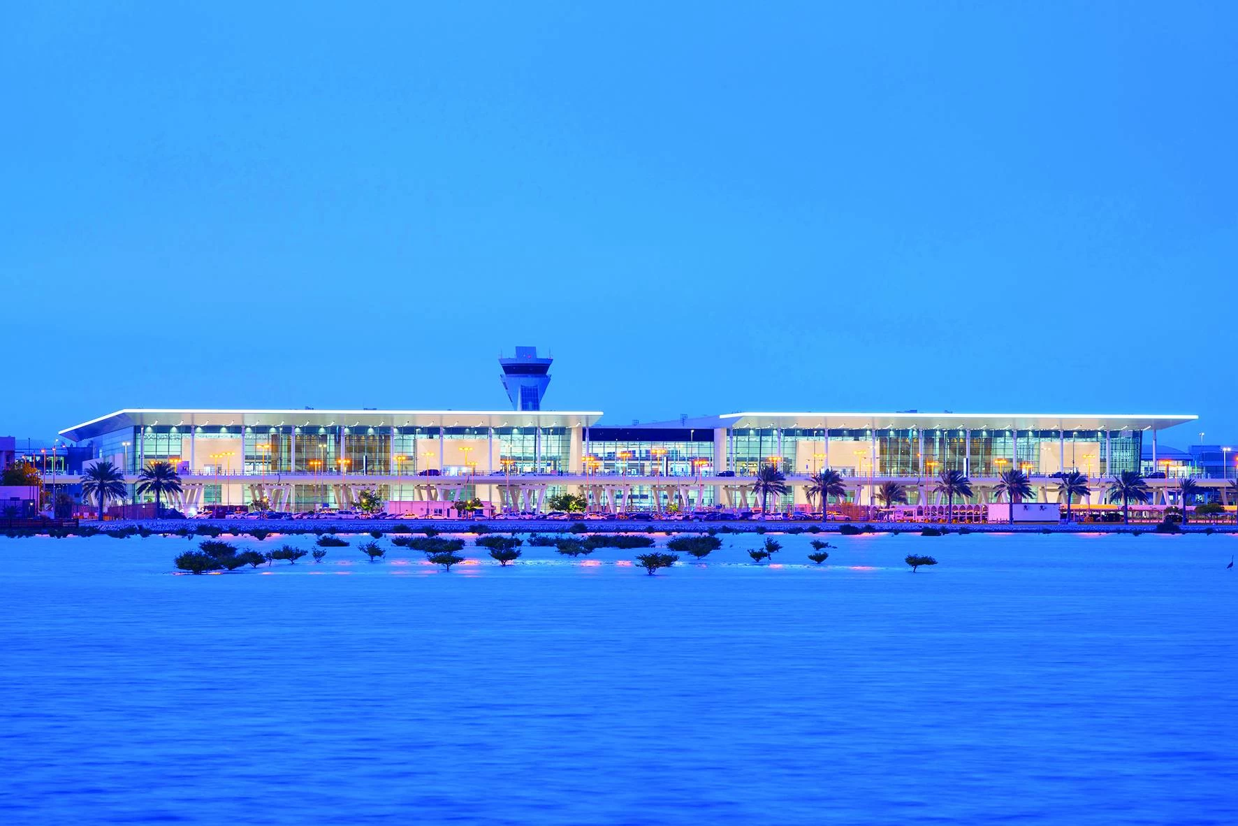 مطار البحرين الدولي : لا تزال عمليات الطيران مُعلّقة بسبب إغلاق المجال الجوي