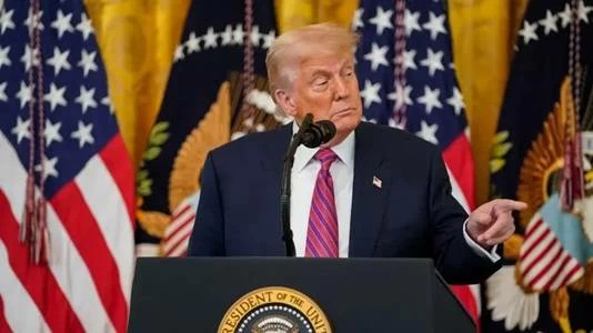 ترامب: نظام إيران سيسقط لكن ليس فوراً