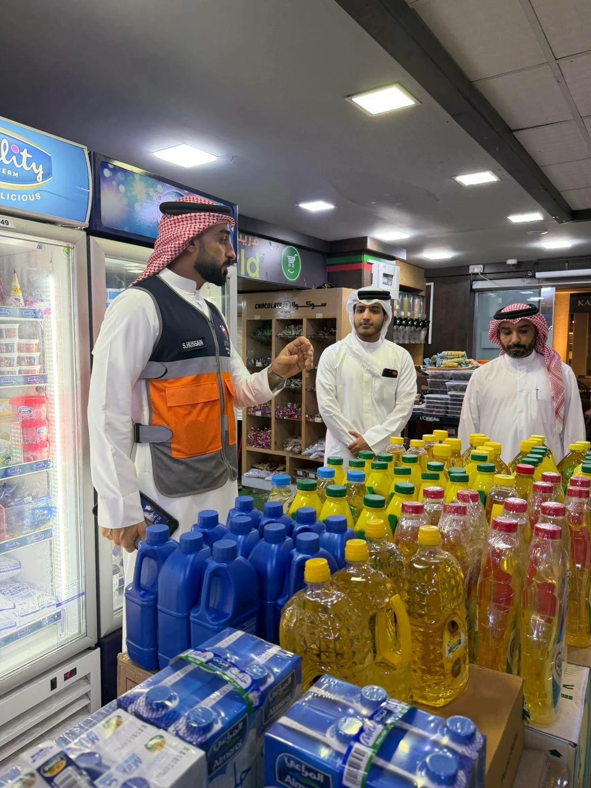 أكثر من 60 ألف متطوع يسجلون رغبتهم في المشاركة بحملة "البحرين بخير.. ما دام إنتوا أهلها" وانتظام عدد منهم ميدانياً