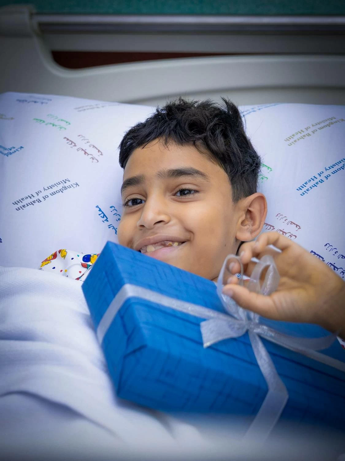 شيمة بنت ناصر تطمئن على المصابين من أهالي سترة والمناطق الأخرى